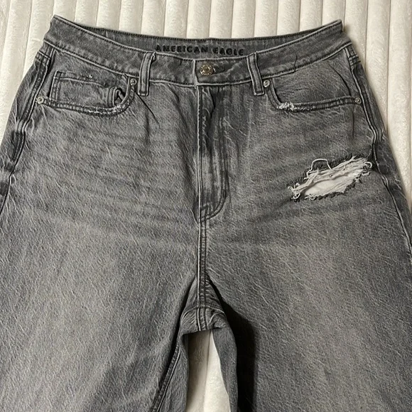 American Eagle Mom Jean | Size 12 Short - Picture 5 of 10
